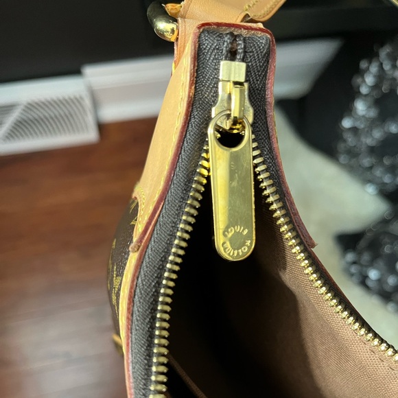 Louis Vuitton Thames GM hobo bag - Picture 13 of 17